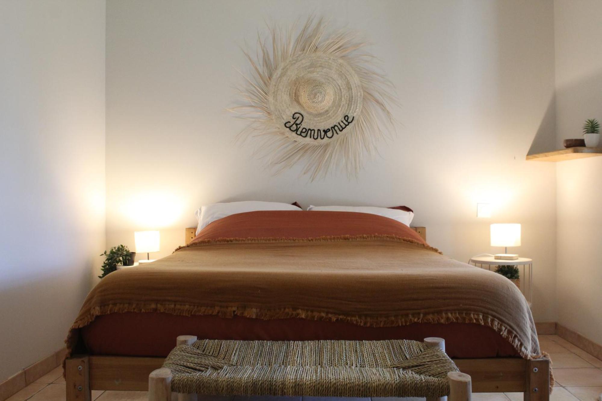 Hotel Mas Eva à Mouries Extérieur photo